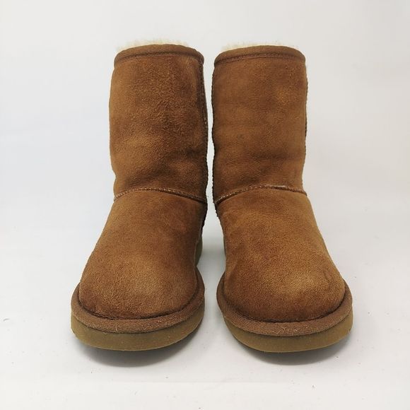UGG Women's Classic Short II Suede Boots in Chestnut Brown 1016223 Size 5 - Picture 2 of 11